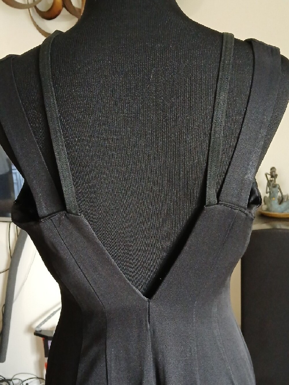 Vintage Joseph Ribkoff Black Sleeveless Midi Dress with V-Detail - Picture 11 of 16